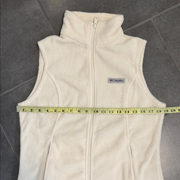 Columbia Women's Cream Fleece Vest - Picture 9 of 11